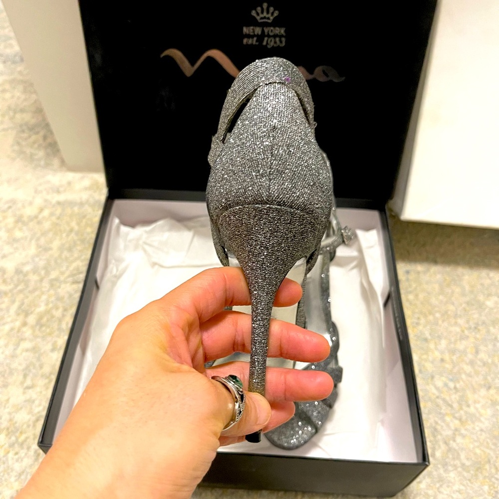 EUC Nina Senora Gunmetal High Heels In Glittery Silver With 5 Inches Heels - Picture 8 of 13